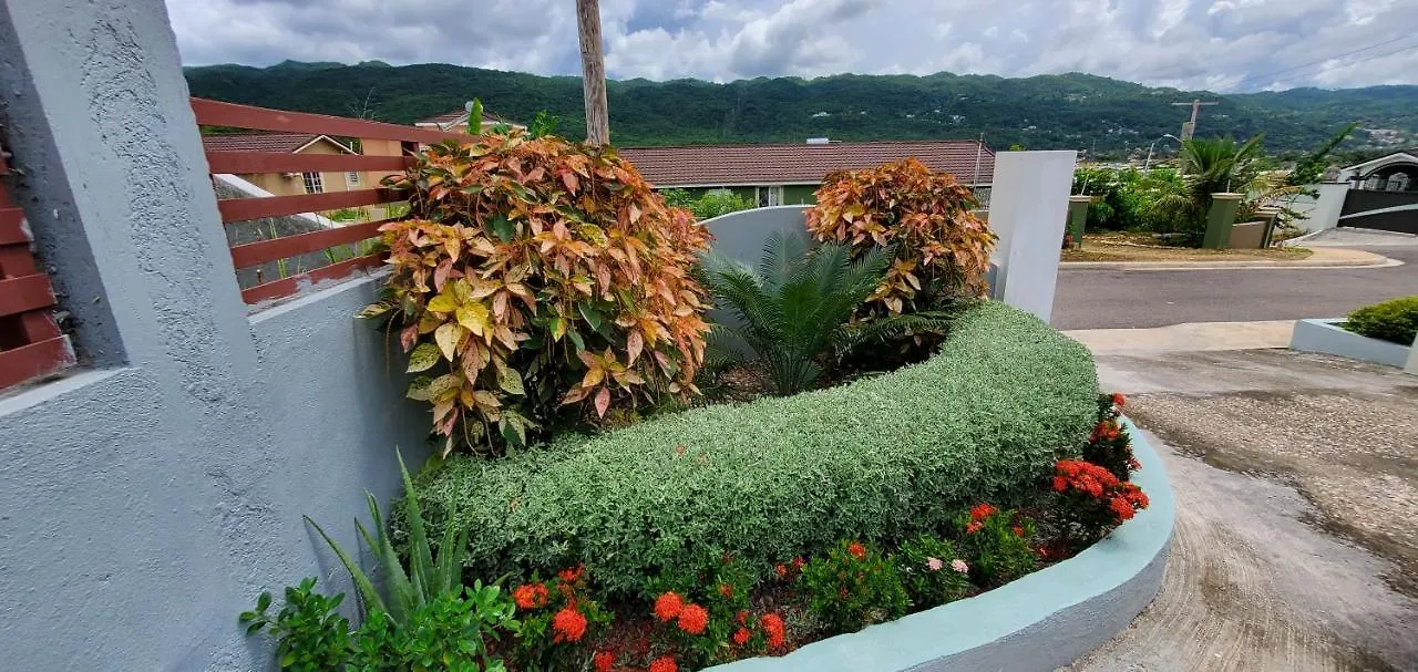 Hillside Retreat In Gated Community Close To Beach Montego Bay Jamaica